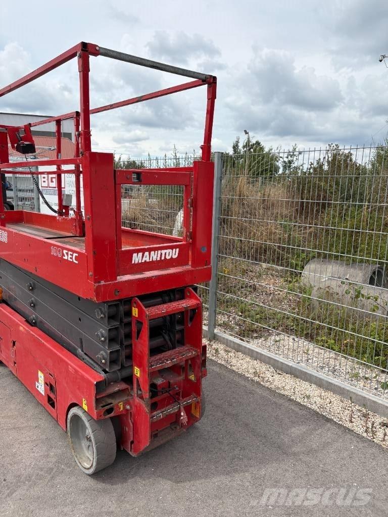 Manitou 100 SEC 剪叉式升降机
