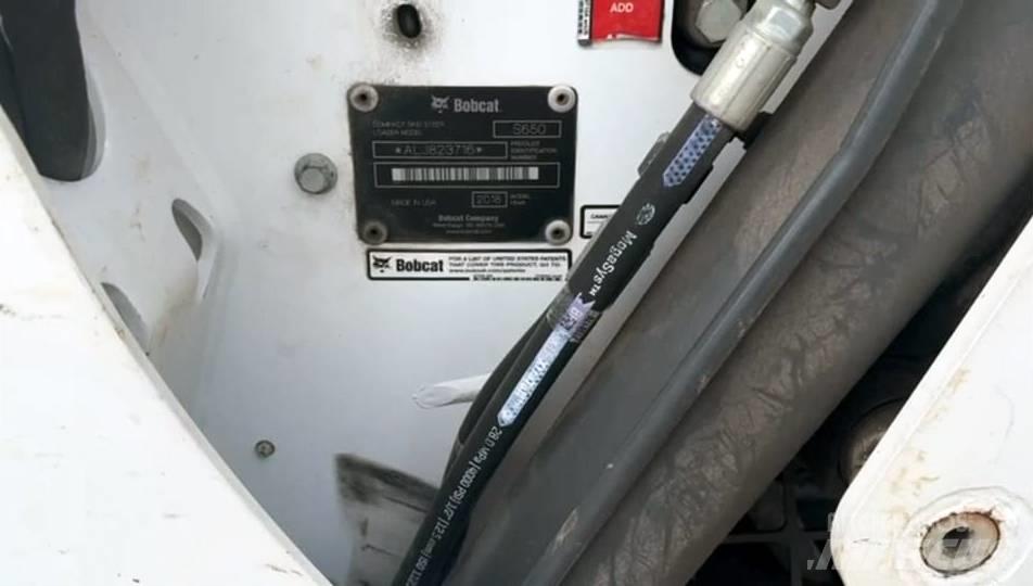 Bobcat S650 滑移装载机