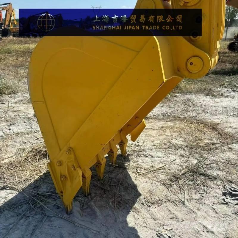 Komatsu PC 210 履带挖掘机