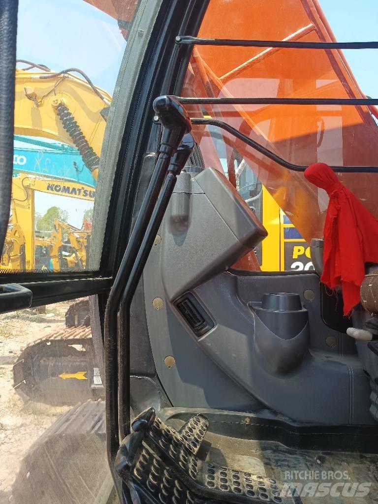 Hitachi ZX 120 中型挖掘机