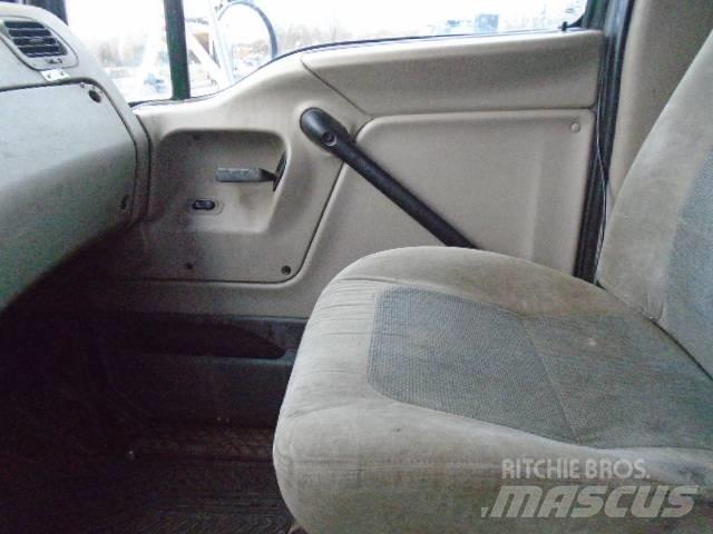 Sterling A 9500 自卸式货车