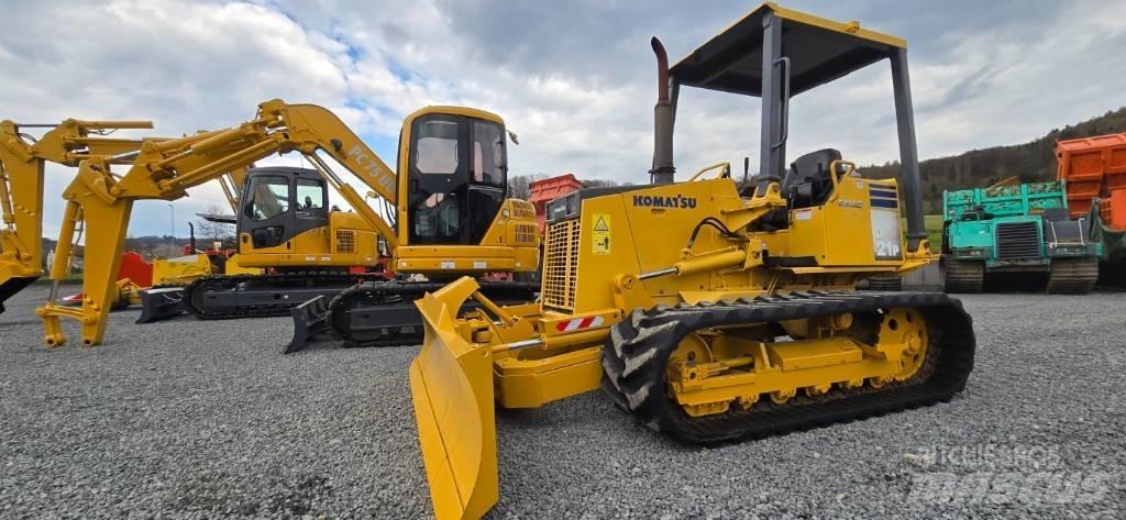 Komatsu D 21 P-8 履带式推土机