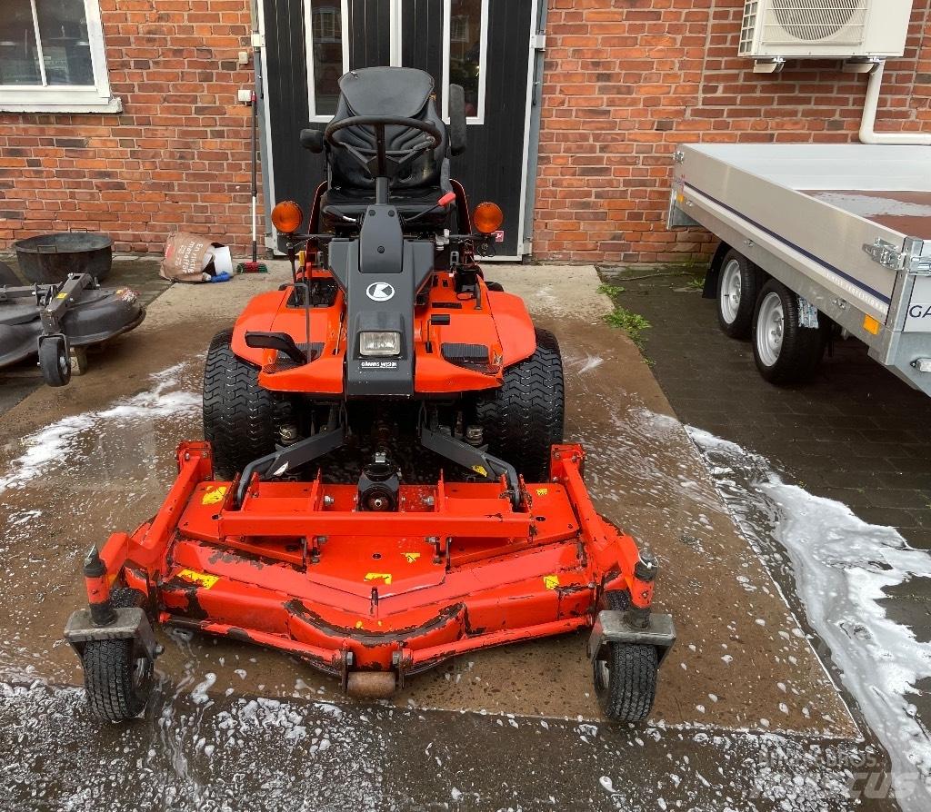 Kubota F 3560 骑乘式割草机