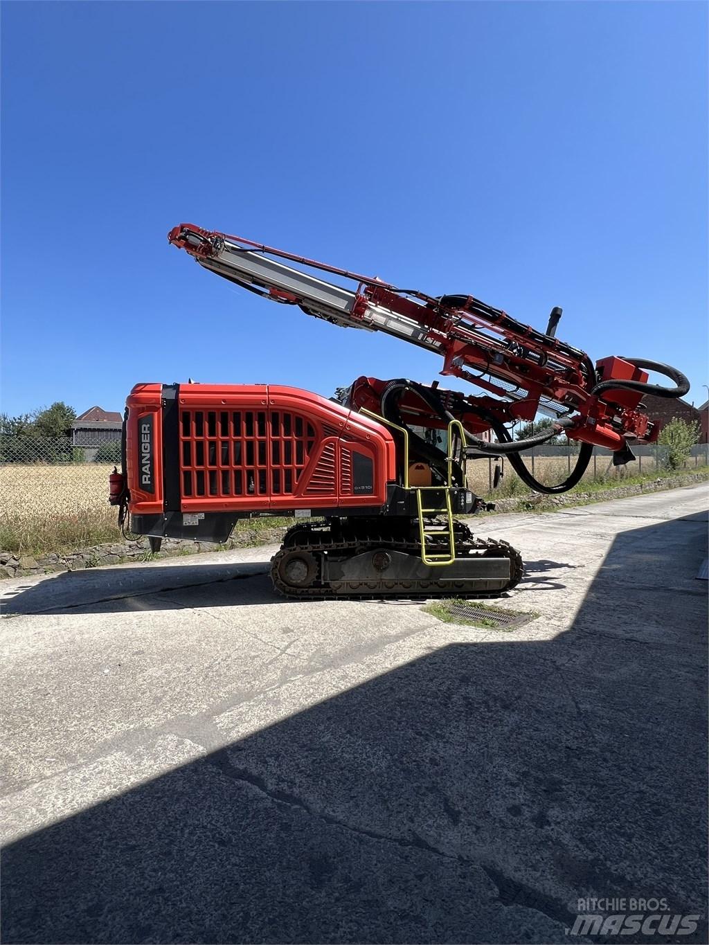 Sandvik dx910i 钻孔机