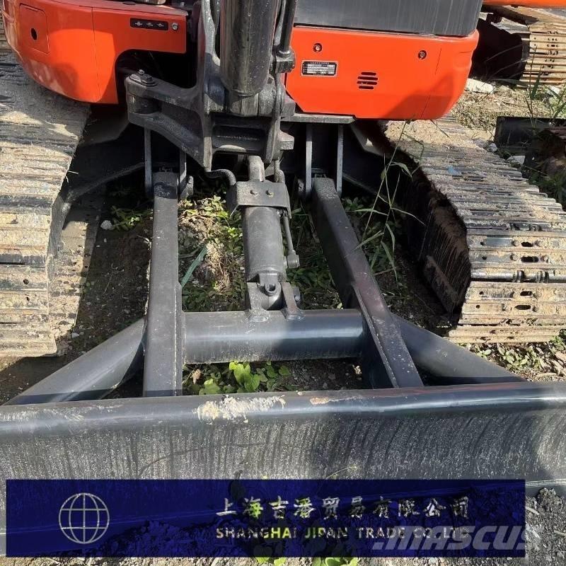 Kubota U 40 小型挖掘机