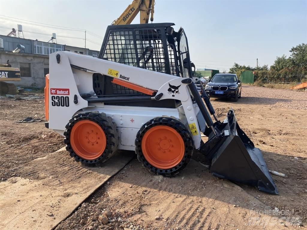 Bobcat S 300 滑移装载机