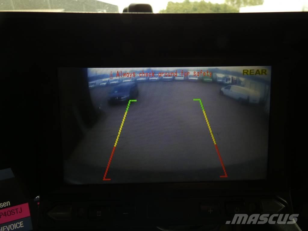 MAN TGL 12.220 厢式货车