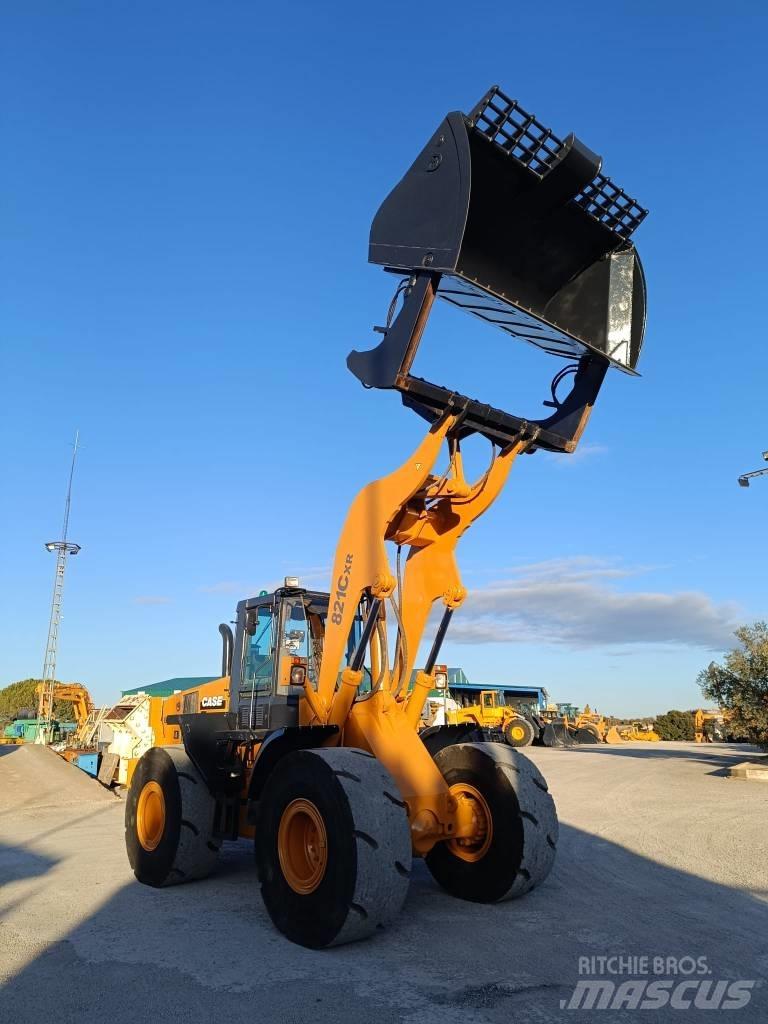 CASE 821C XR 轮式装载机