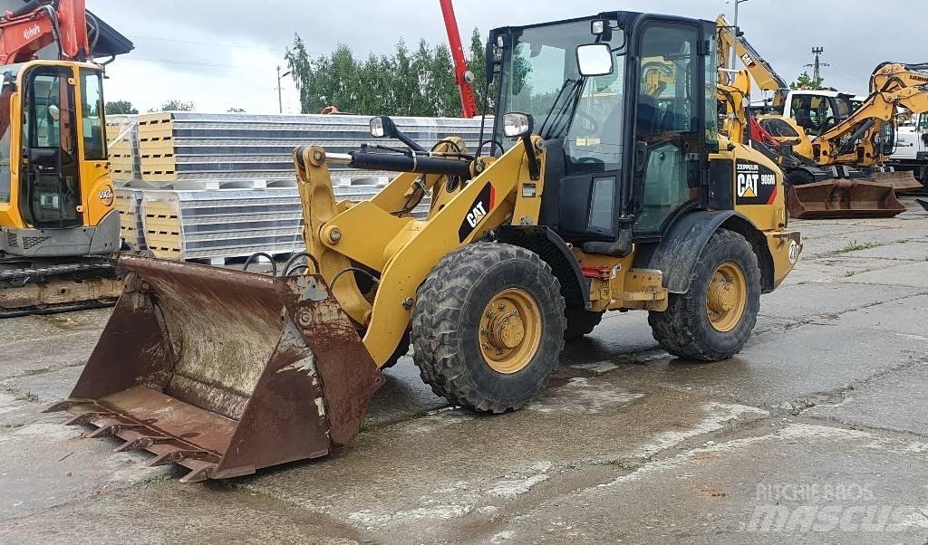 CAT 906M 轮式装载机