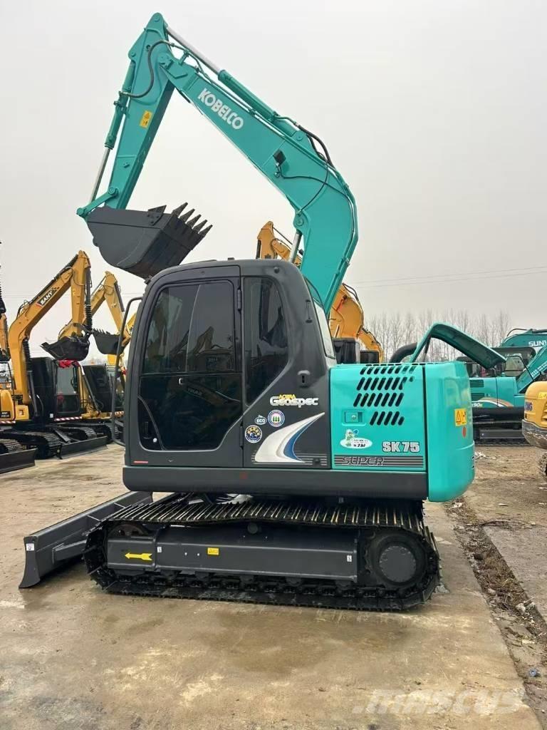 Kobelco SK 75 履带挖掘机