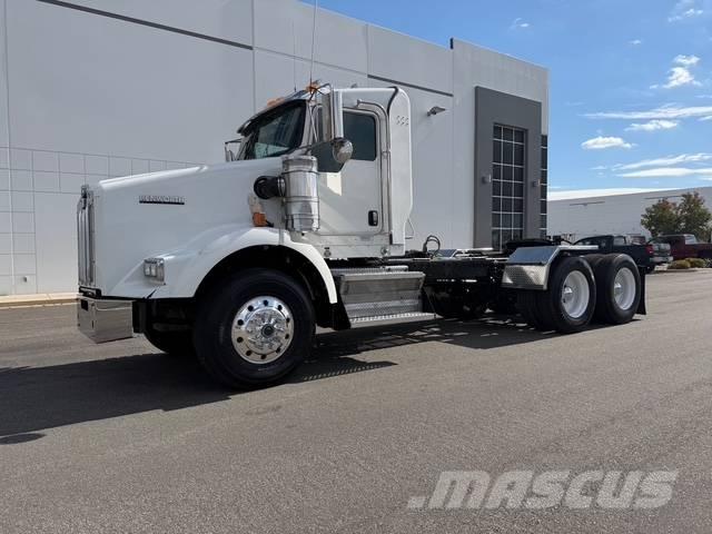 Kenworth T 800 牵引车