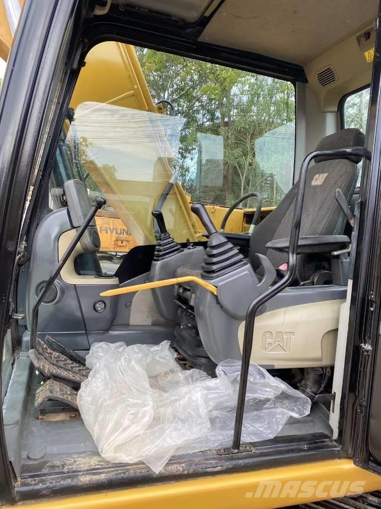 CAT 313 D 履带挖掘机