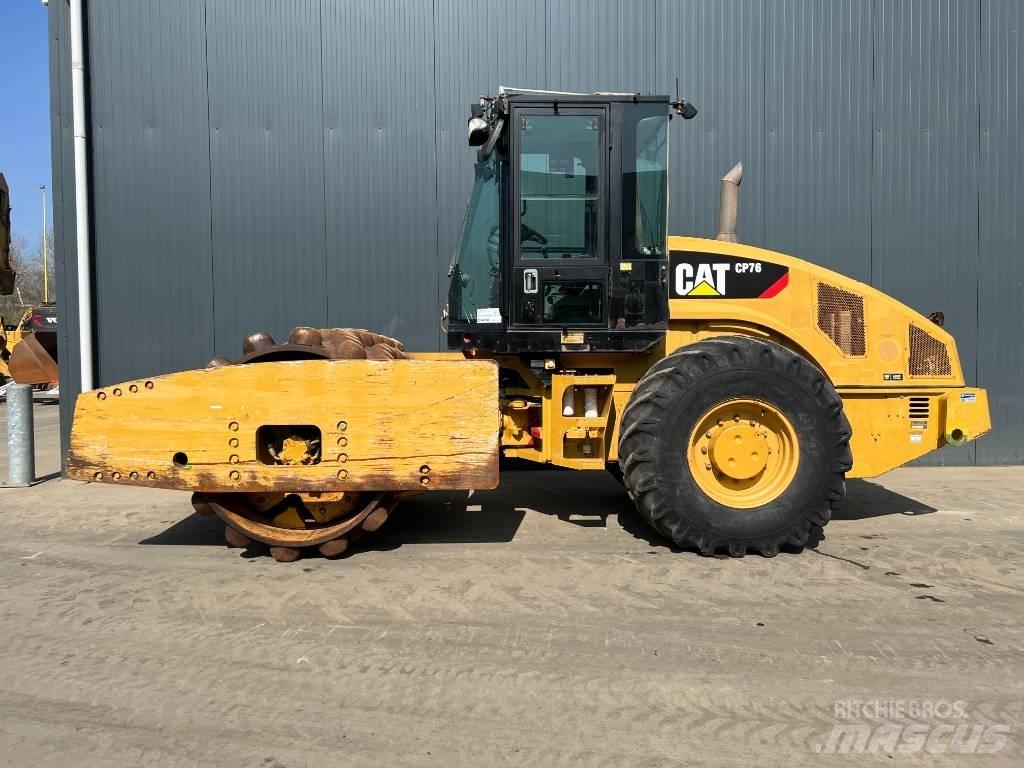 CAT CP76 单轮压路机