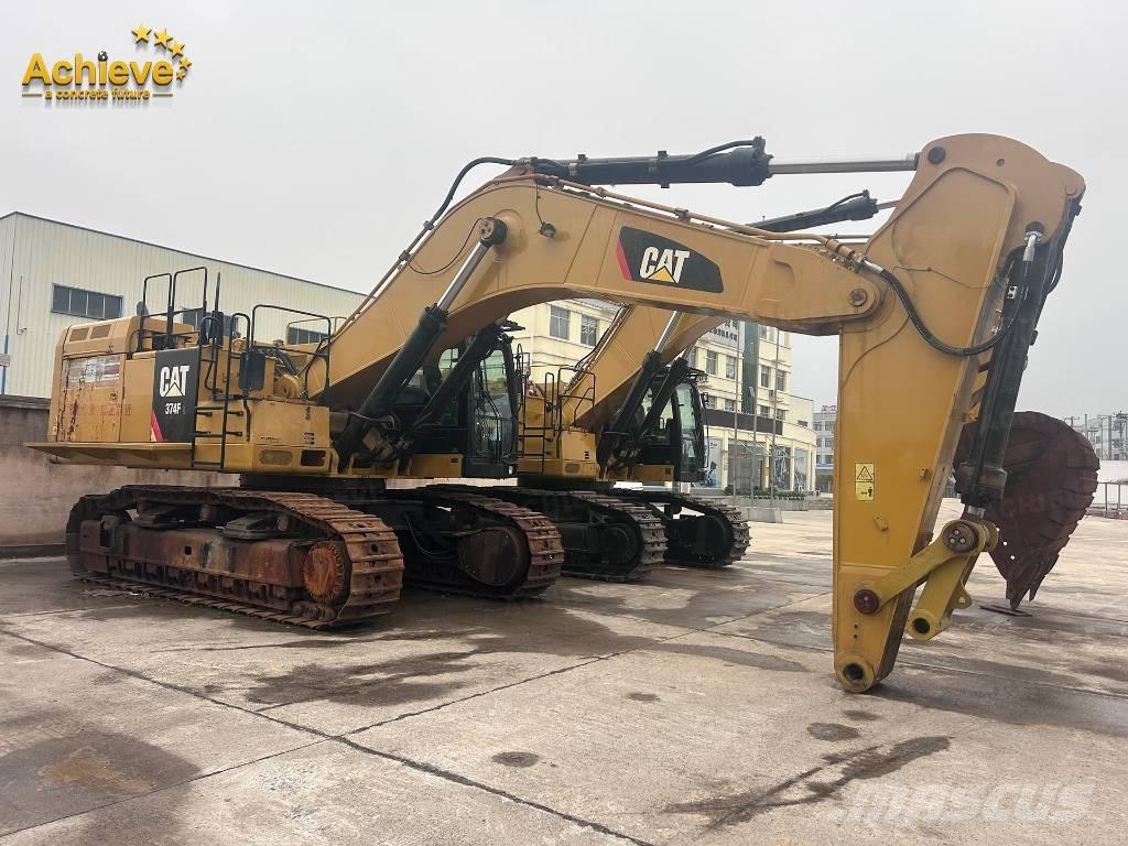 CAT 374 履带挖掘机