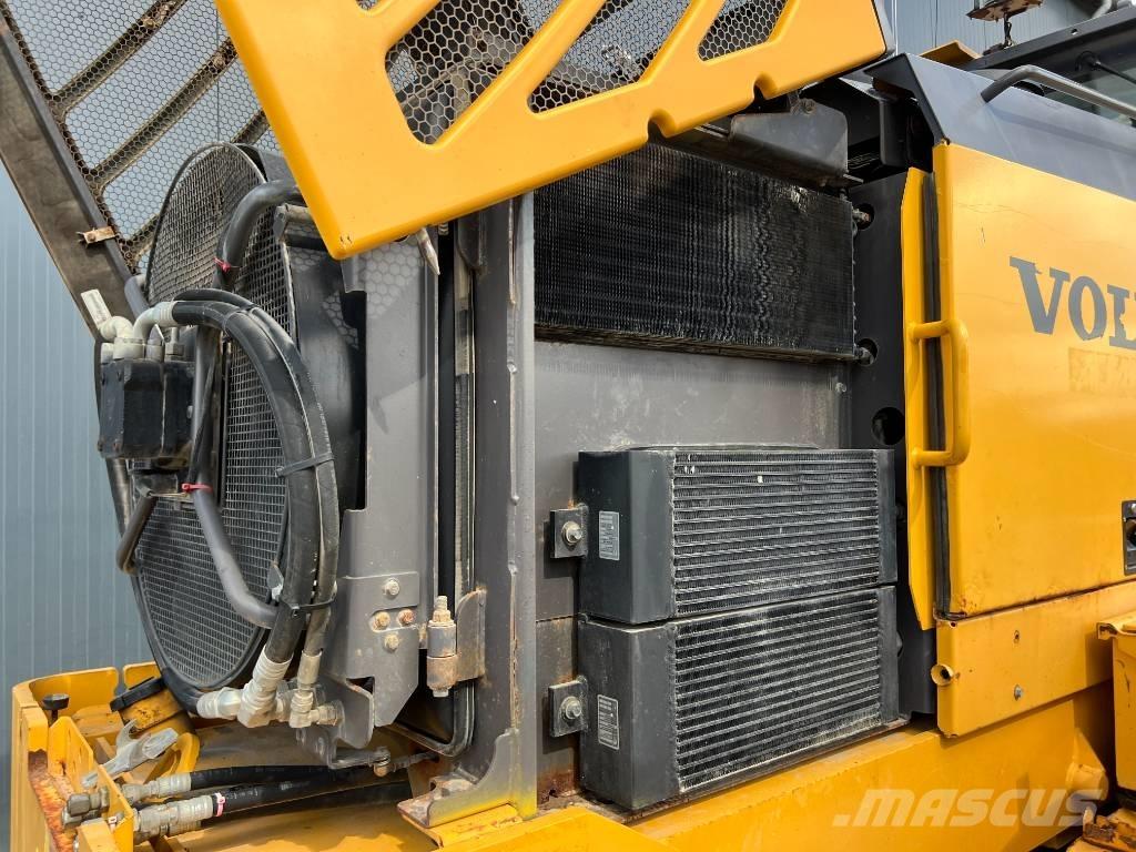 Volvo G970 平地机/推土机