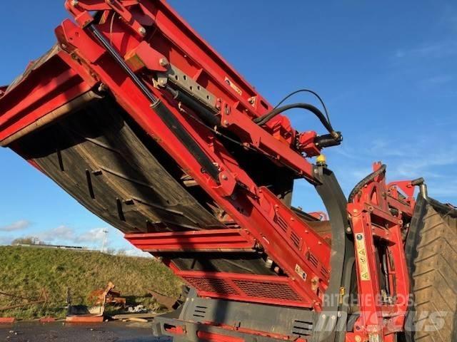Sandvik QE 441 移动式筛分机