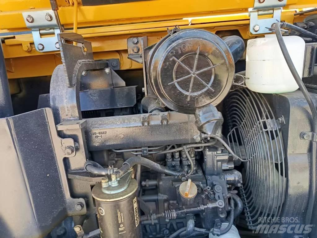 Komatsu PC56 履带挖掘机