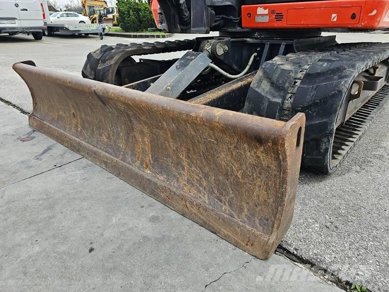 Kubota KX 080-4 中型挖掘机