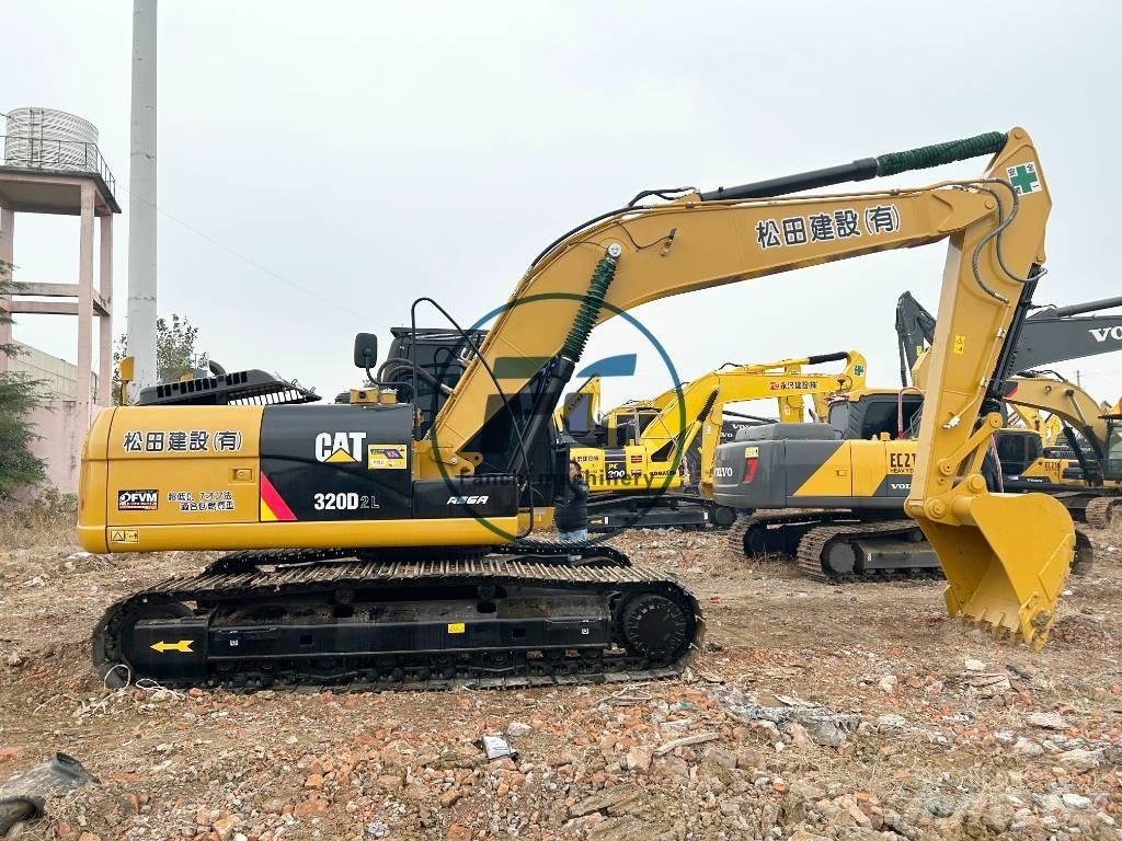 CAT 320 D2L 履带挖掘机