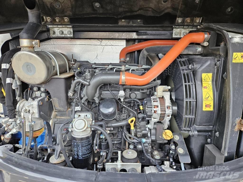 Bobcat E57W 轮式挖掘机