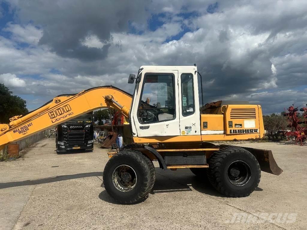 Liebherr A900 轮式挖掘机