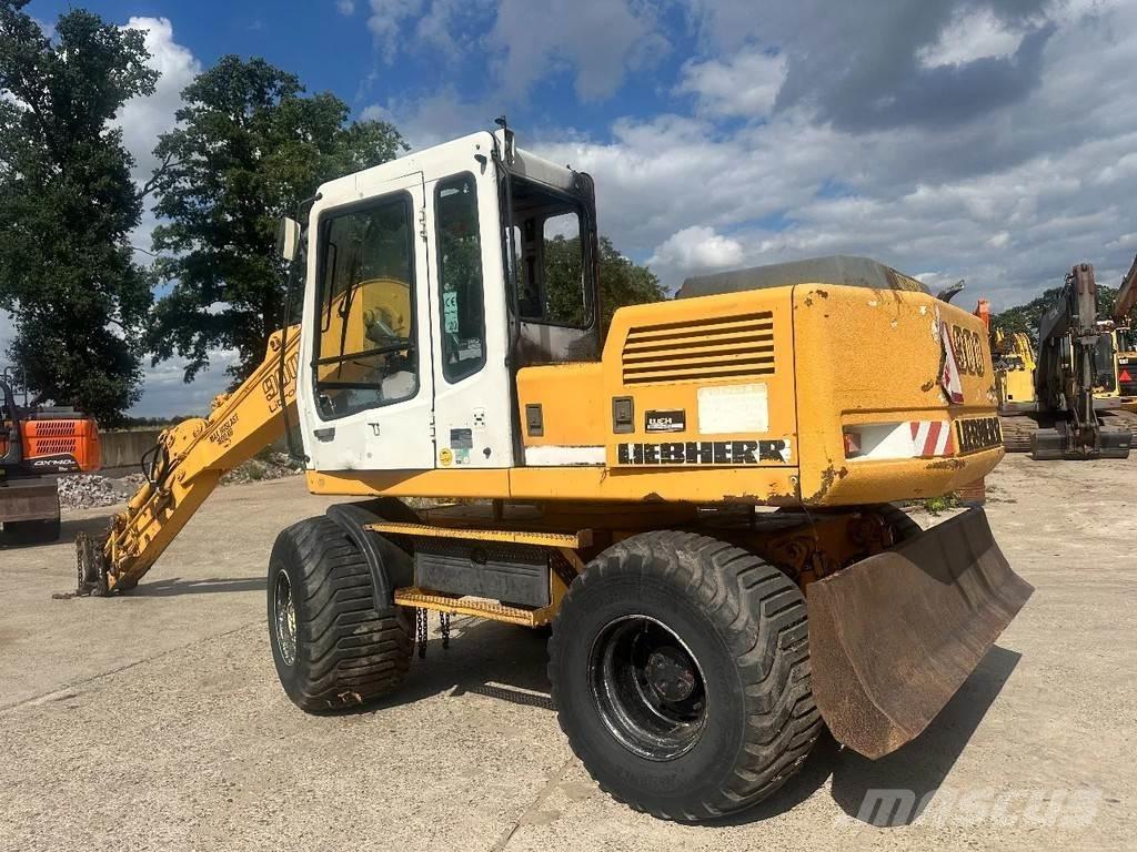 Liebherr A900 轮式挖掘机