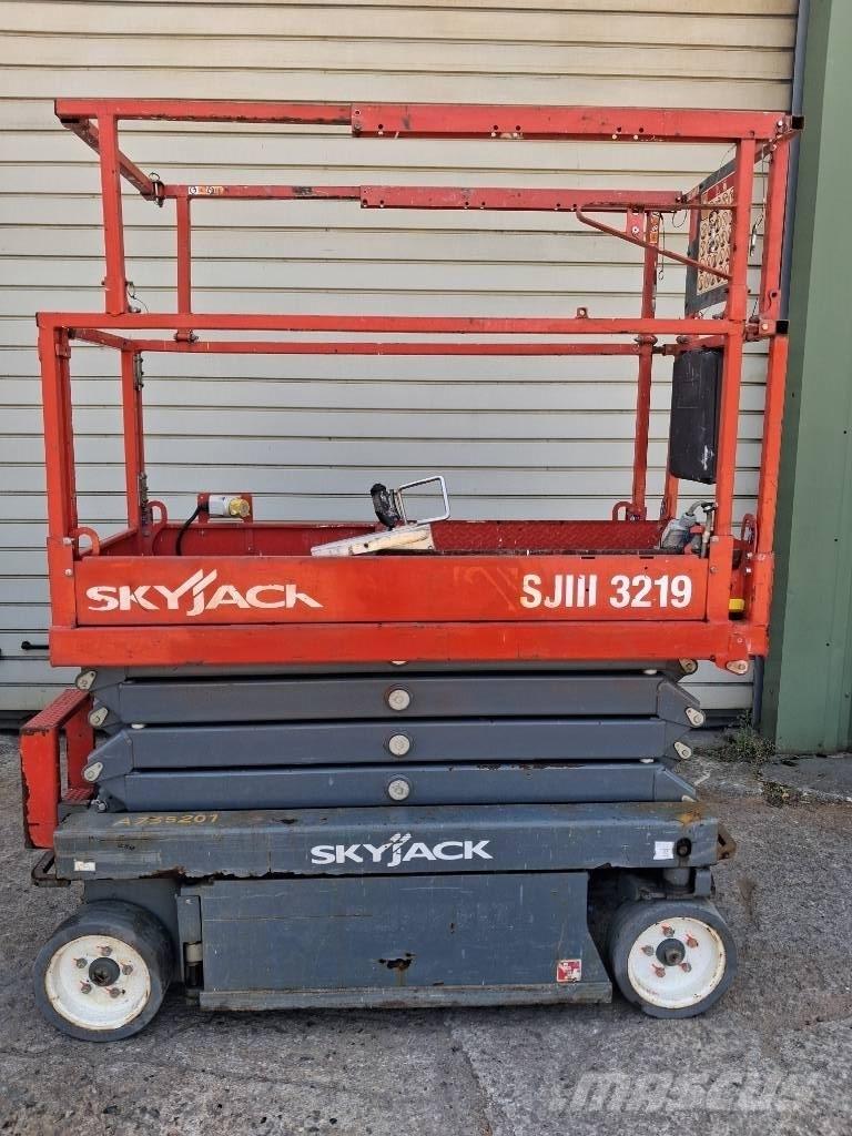 SkyJack SJ III 3219 剪叉式升降机