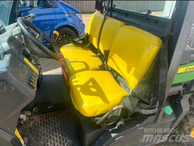 John Deere XUV865M 沙滩车