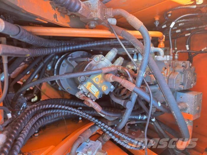 Doosan DX 140 WV-3 轮式挖掘机