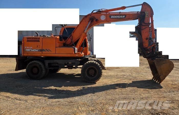 Doosan DX 140 WV-3 轮式挖掘机
