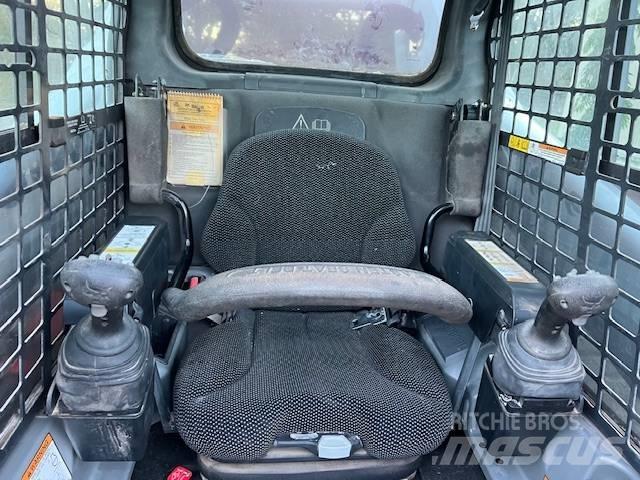 Bobcat T 870 滑移装载机