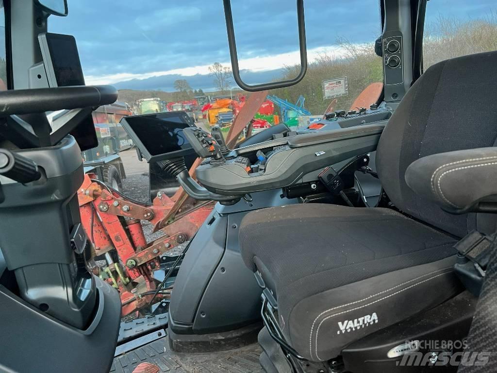 Valtra T 235 Direct 拖拉机/农用车