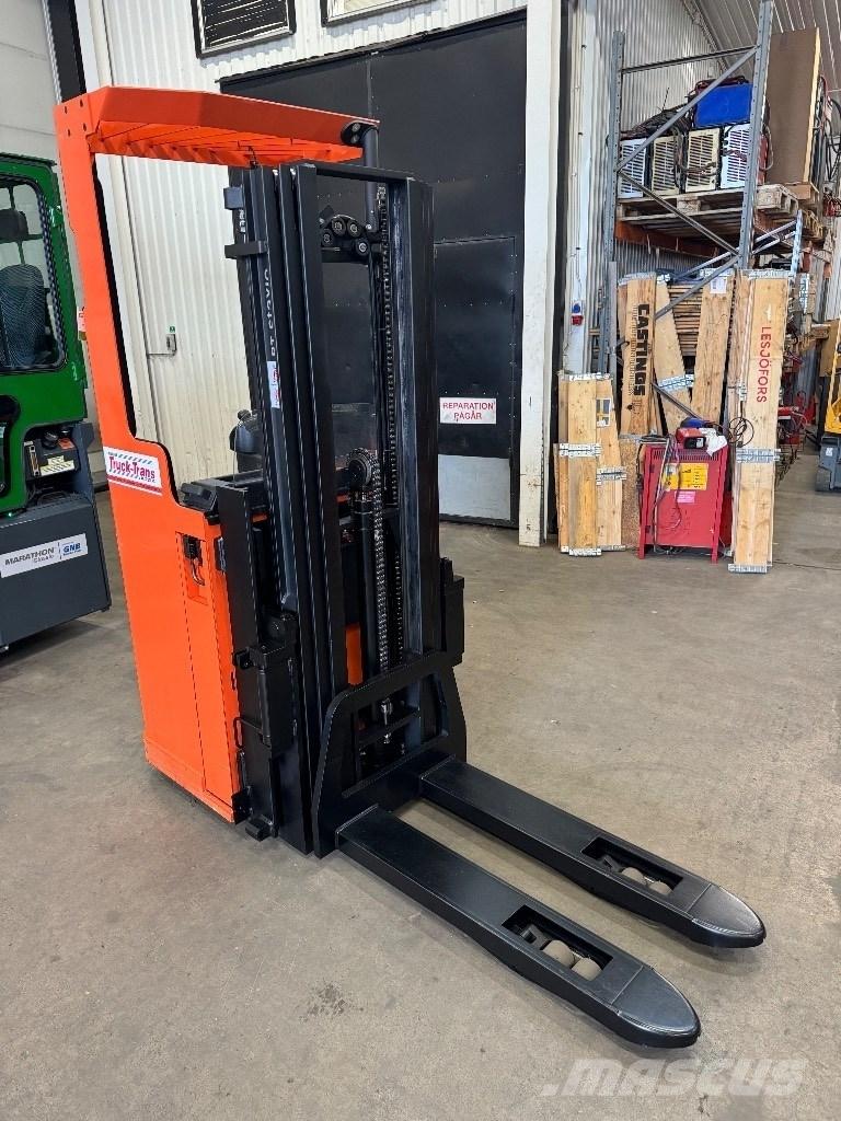 Toyota SSE135L 行走式堆垛机