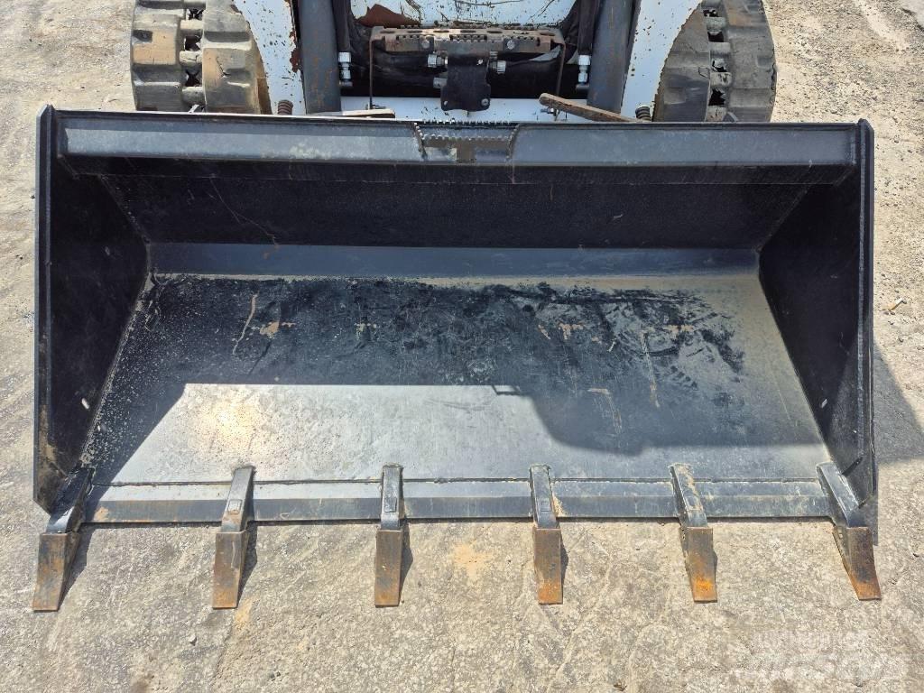 Bobcat T 590 滑移装载机