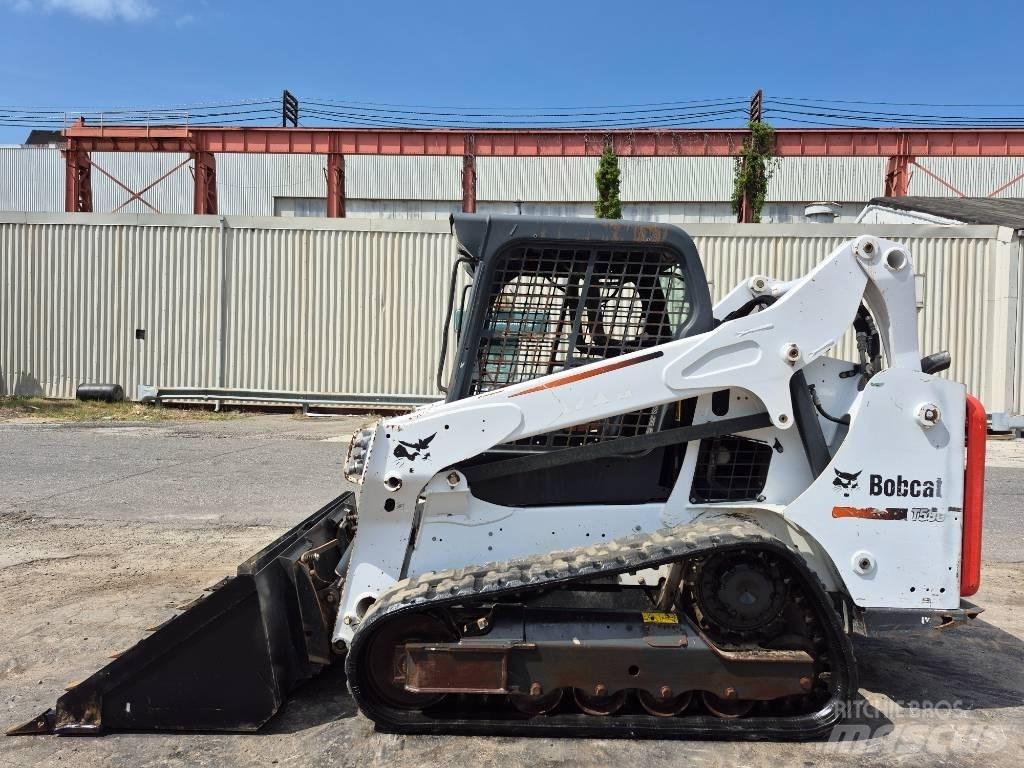 Bobcat T 590 滑移装载机