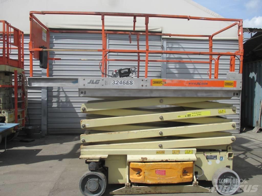 JLG 3246 ES 剪叉式升降机