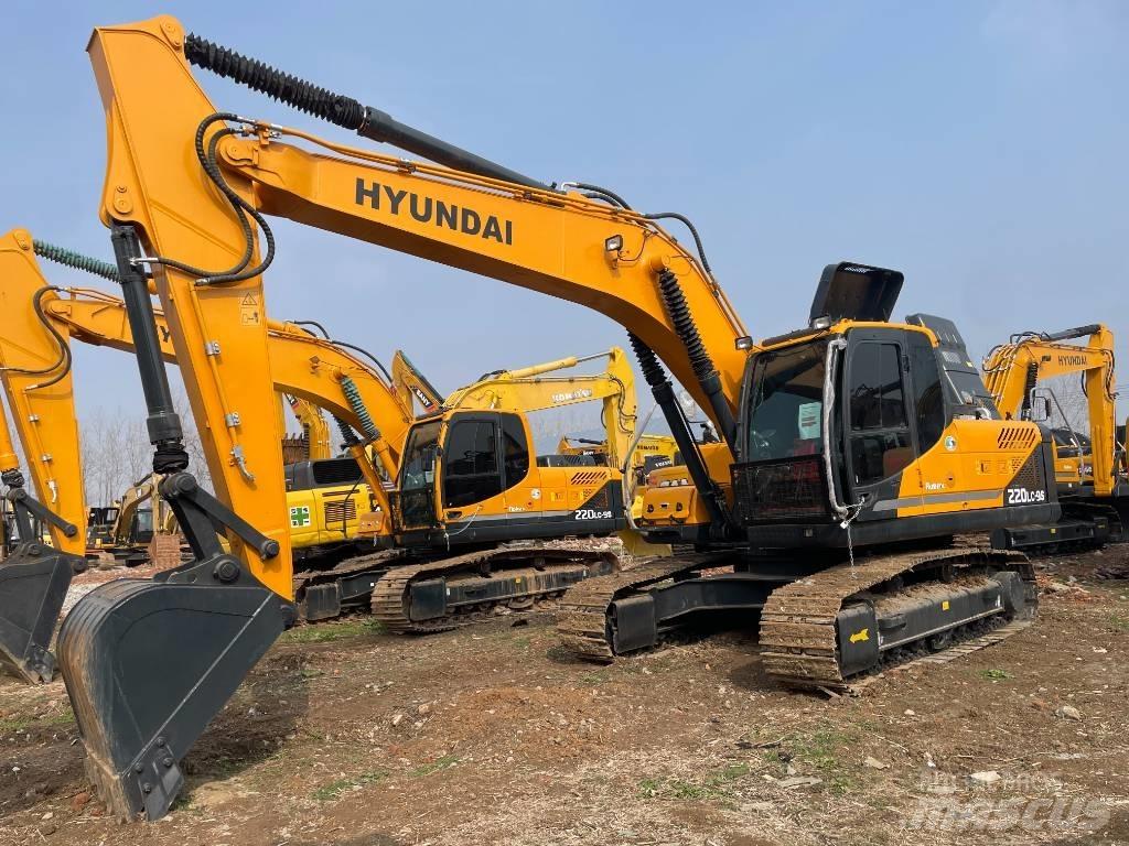 Hyundai 220 履带挖掘机