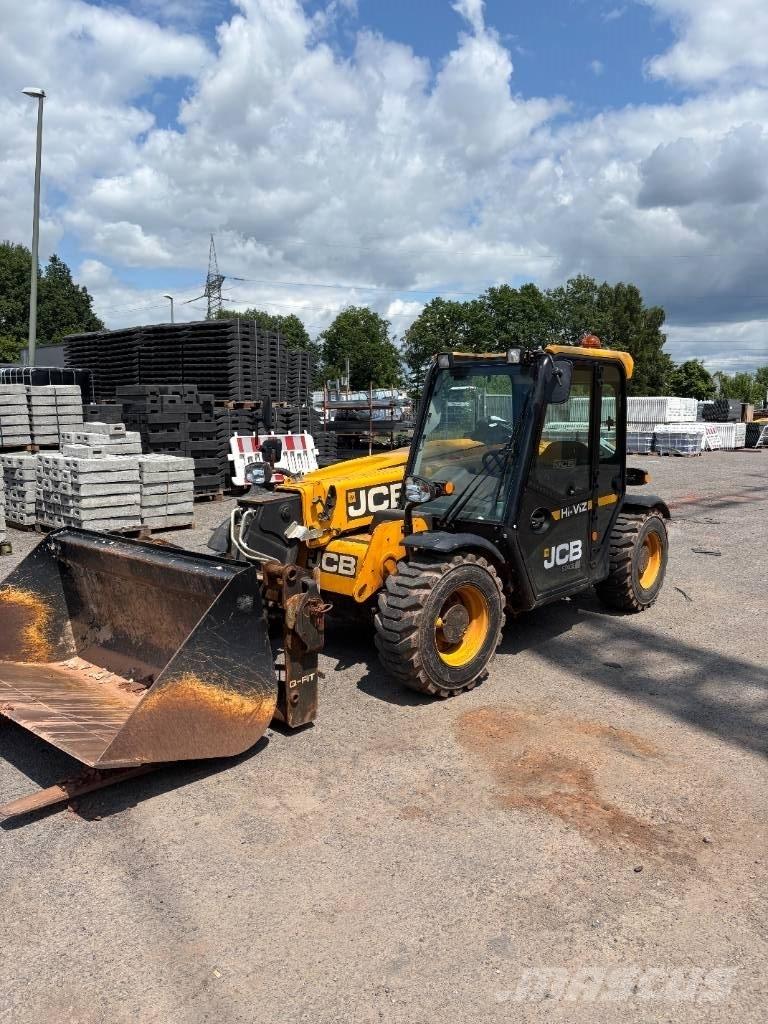 JCB 525-60 伸缩臂叉装车|叉装车