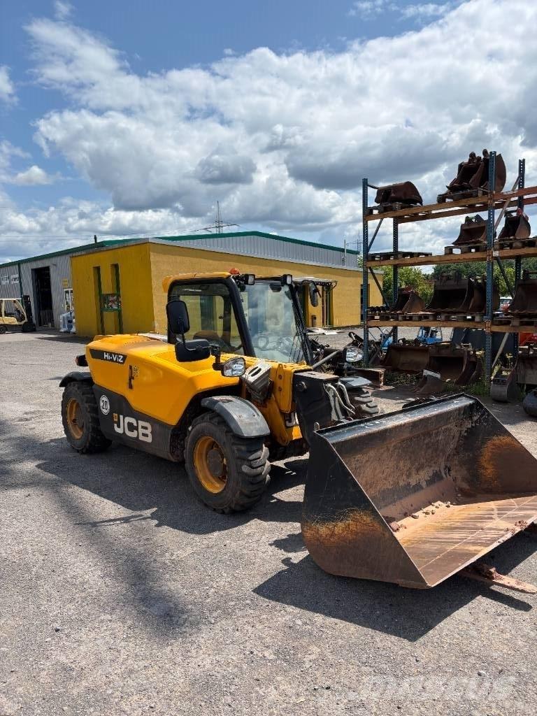 JCB 525-60 伸缩臂叉装车|叉装车