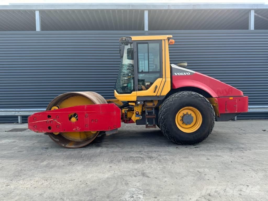 Volvo SD135B 单轮压路机