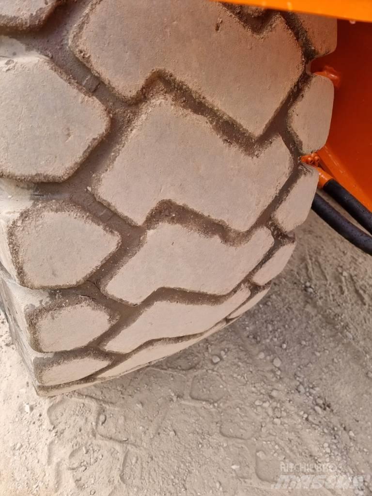 Doosan DL 300-3 轮式装载机