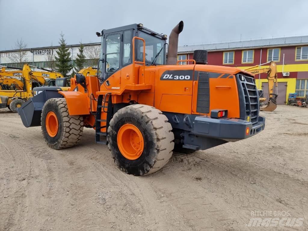 Doosan DL 300-3 轮式装载机