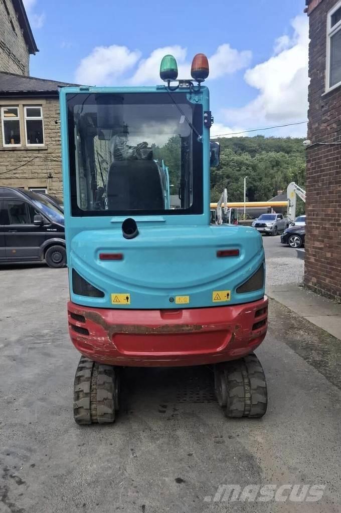 Takeuchi TB230 小型挖掘机