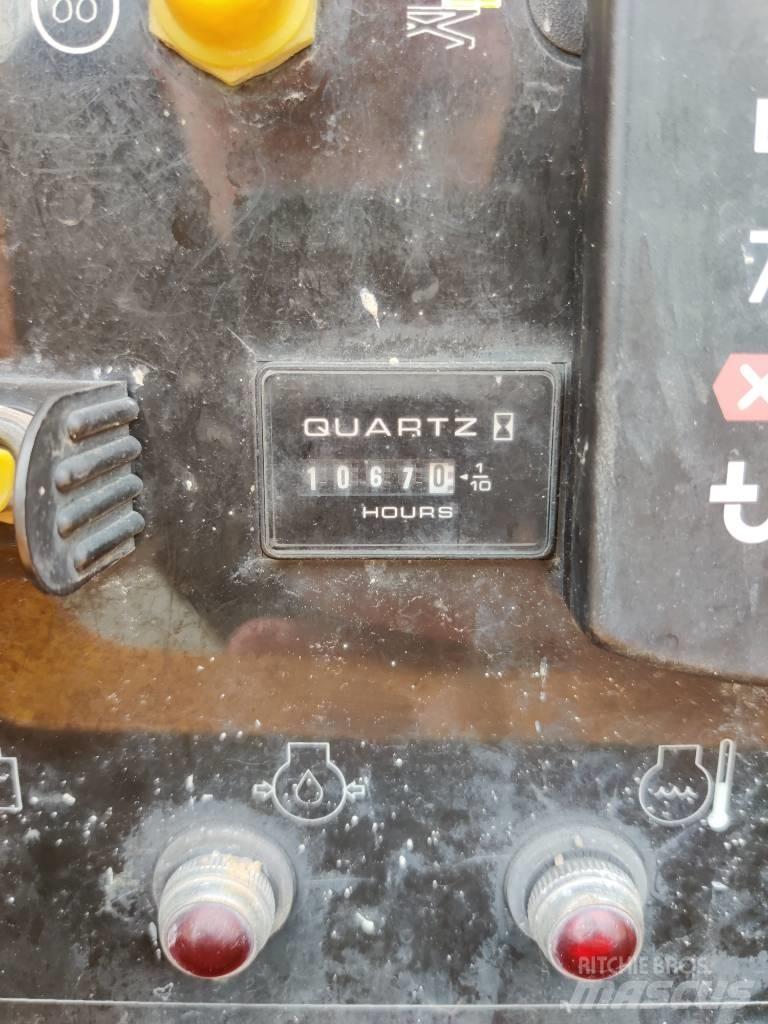 JLG 4394 RT 剪叉式升降机