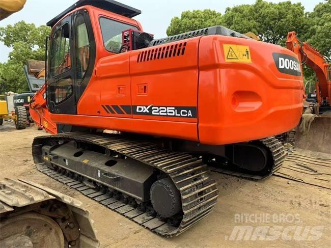 Doosan DX 225 LC 履带挖掘机
