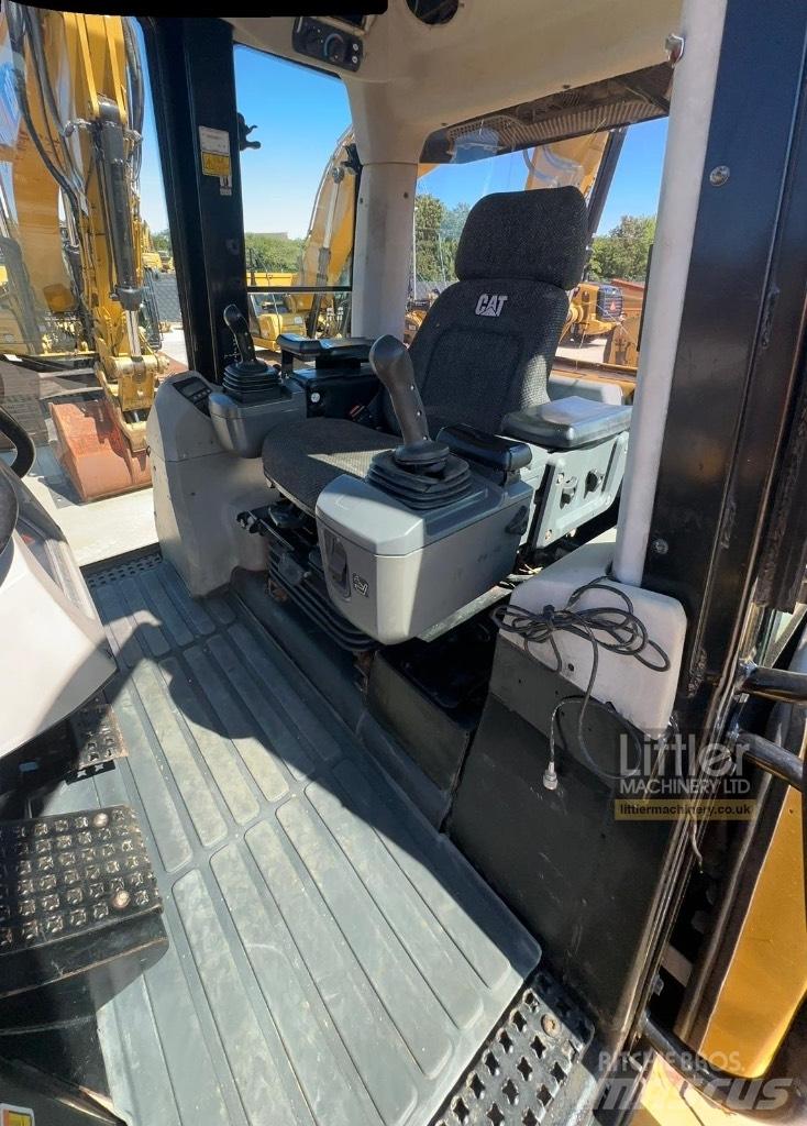 CAT 973D 履带式装载机