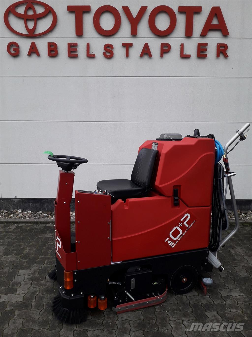 Factory Cat GTX-HD 道路清扫车