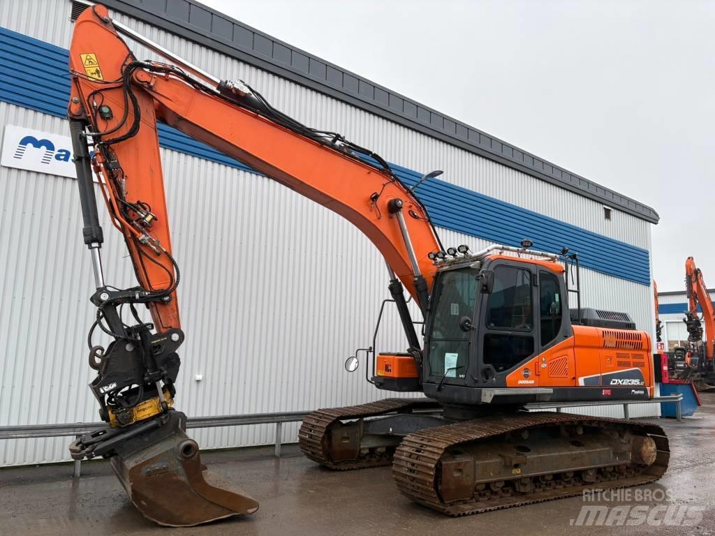 Doosan DX235LC-5 履带挖掘机