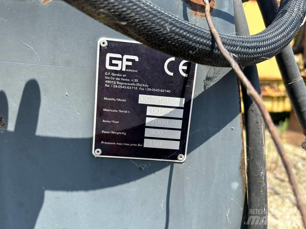 GF Gordoni LG250 平地机/推土机