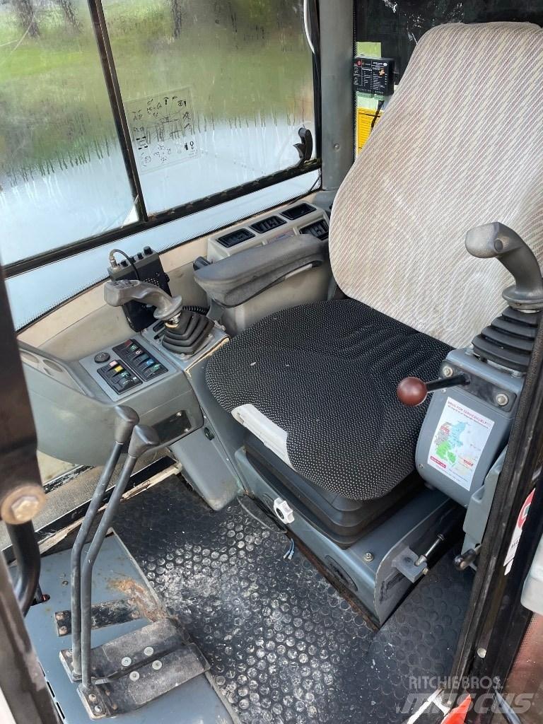 Terex TC125 履带挖掘机